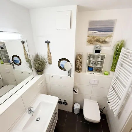 Haus Meeresblick A 2 27 Kapitaenskajuete Mit Balkon * Baabe