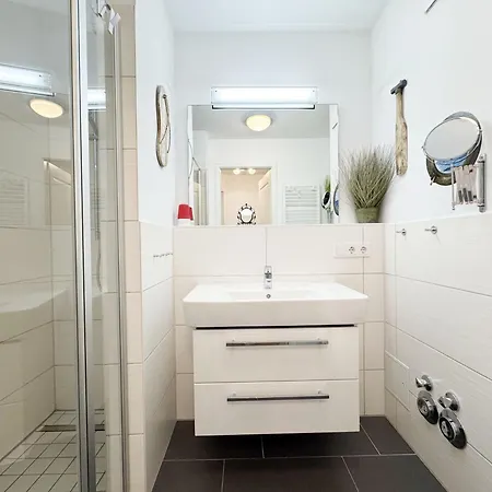 Haus Meeresblick A 2 27 Kapitaenskajuete Mit Balkon Apartment *