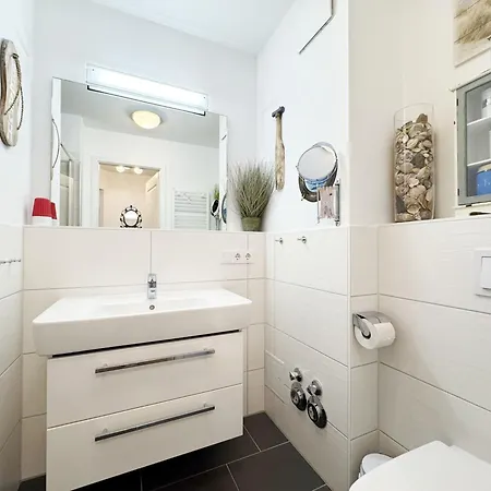 Haus Meeresblick A 2 27 Kapitaenskajuete Mit Balkon Apartment Baabe